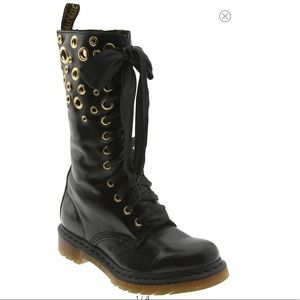 Dr.Martens Johari Gold Grommet Black boots
